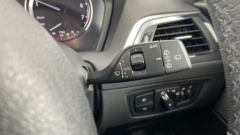 BMW 1 Series 118i [1.5] SE 5dr [Nav] Petrol Hatchback